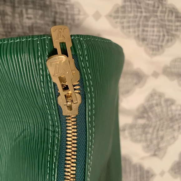 Like new, Epi leather keepall 50 - Picture 5 of 15